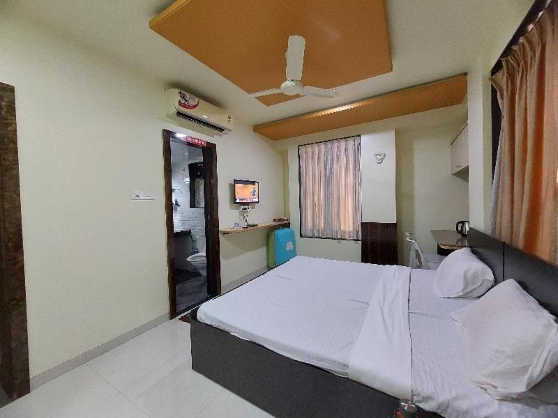 Super Hotel O Happy Homely Stay Near Pune Airport Khadki Экстерьер фото