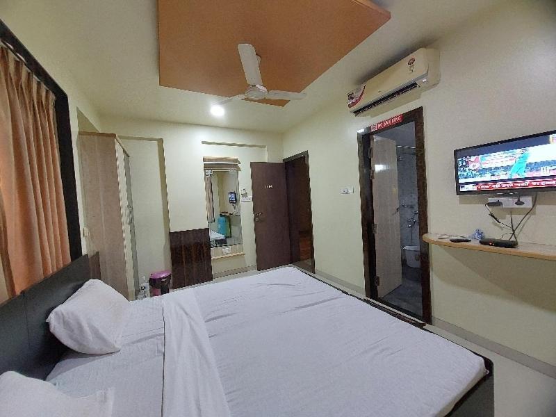 Super Hotel O Happy Homely Stay Near Pune Airport Khadki Экстерьер фото